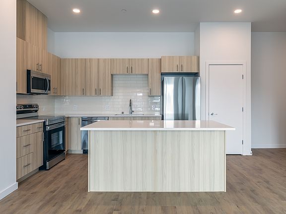 4th image of 10515 55th Ave SW #65150fe63