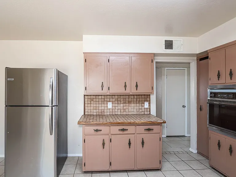 1185 E Avila Ave — Photo 8