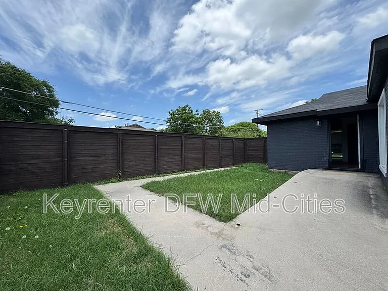 2703 Downing Ave — Photo 36