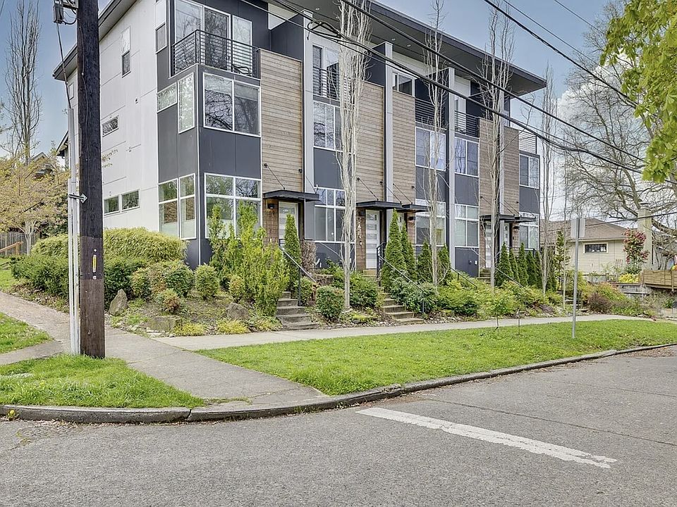 1st image of 1155 NE 55th St #3
