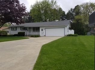 3433 Golfview Dr, Bay City, MI