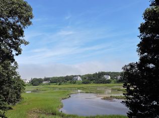 14 Maker Ln, Falmouth, MA 02540