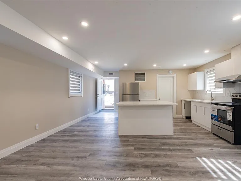 912 Hall Ave — Photo 22