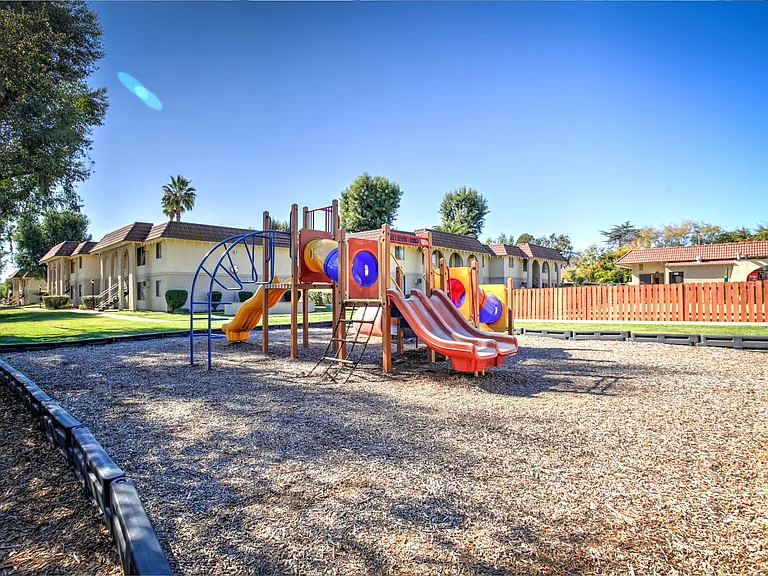 Shadow Mountain Apartments — Photo 42