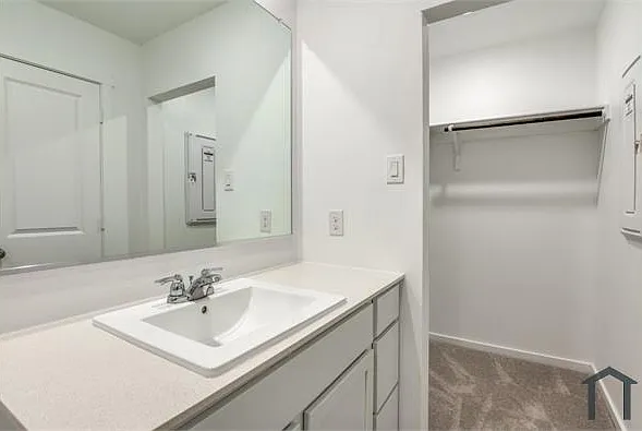 4 bed, 1653 sqft, $1,895 — Photo 4