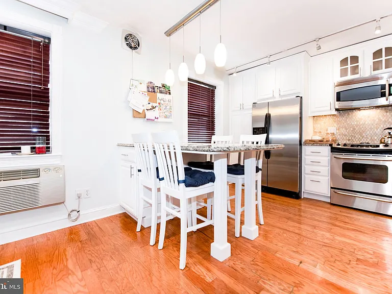 7036 Strathmore St #211 — Photo 24