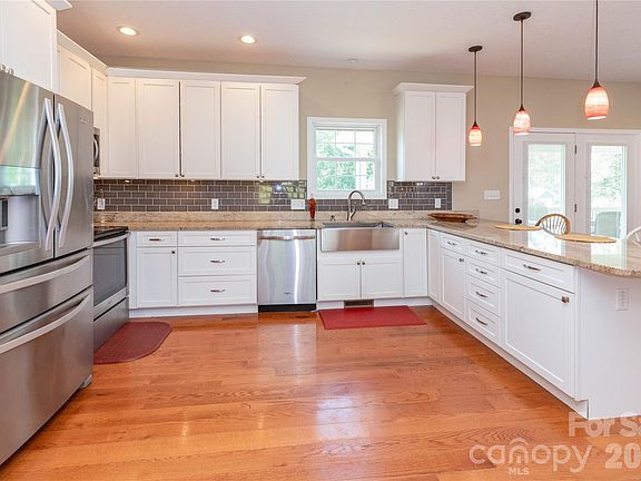 5th image of 460 Panther Branch Rd