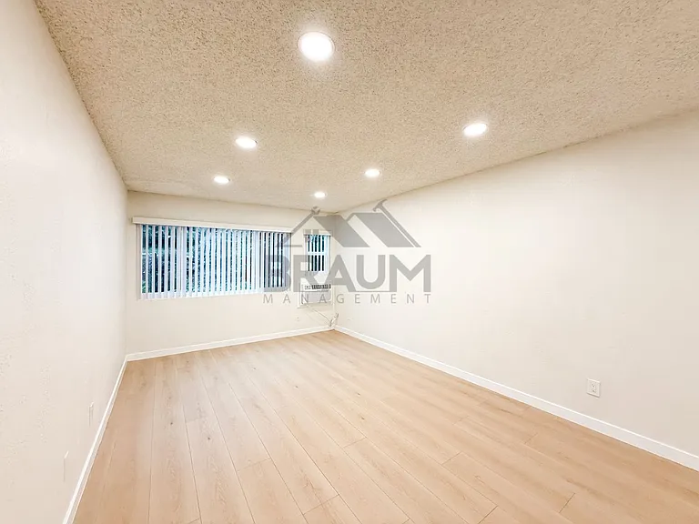 4636 LAUREL CANYON, LLC — Photo 4
