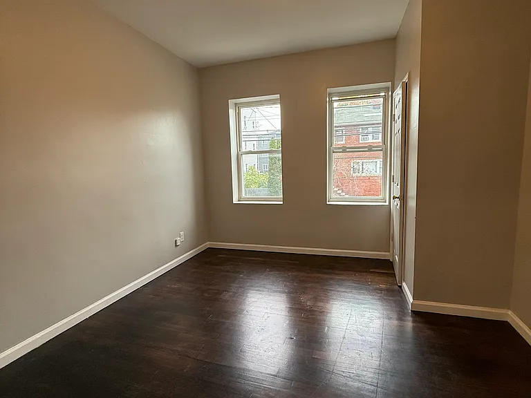 599 N 11th St #1A — Photo 5
