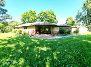7 Edwards Ln, Belleville, IL 62223
