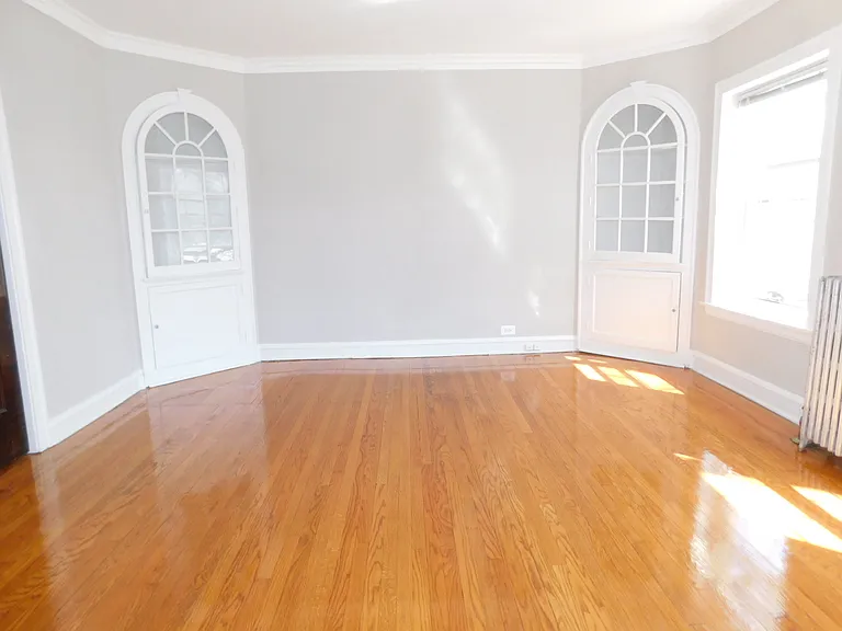 2600-10 Eastwood Ave — Photo 5