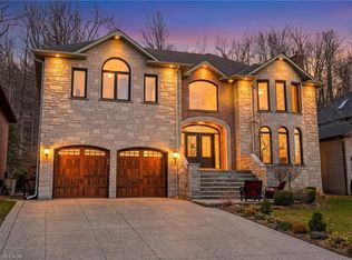 82 Maple Dr, Hamilton, ON