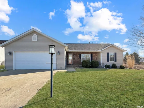 1502 Redbrook Ct, Metamora, IL 61548