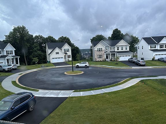 3rd image of 3212 Vanessa Dr