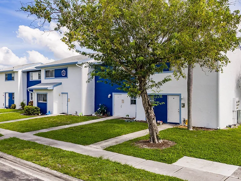 Spinnaker Landing Apartments — Photo 15