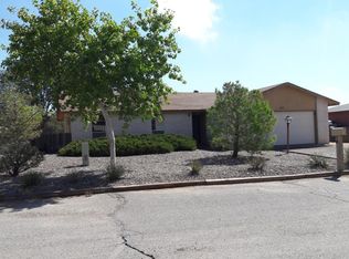136 17th St SE, Rio Rancho, NM 87124