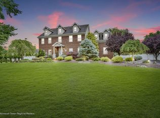 9 Yellowstone Dr, Old Bridge, NJ 08857