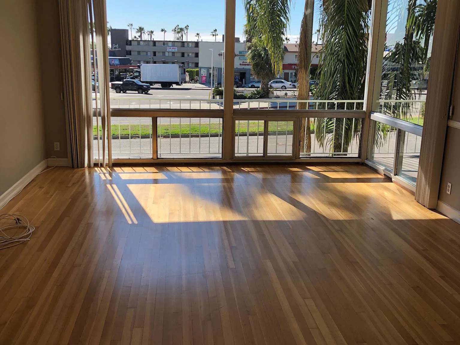 3901 E Livingston Dr — Photo 4