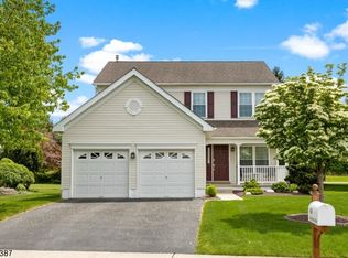 436 Hamilton Dr, Stewartsville, NJ