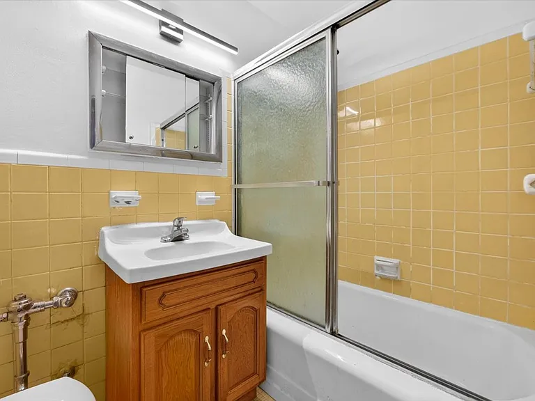 37-30 73rd St #1D — Photo 8