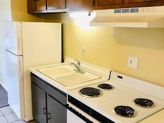 4th image of 1120 N 47th Ave APT 4