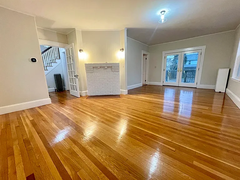 125 Wilmington Ave — Photo 5