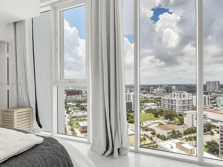 2020 N Bayshore Dr #2603 — Photo 31