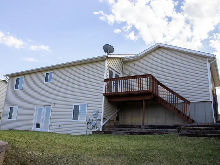 1310 Degeest Dr — Photo 16