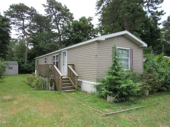 525-M5 Riverleigh Avenue #M5, Riverhead, NY 11901