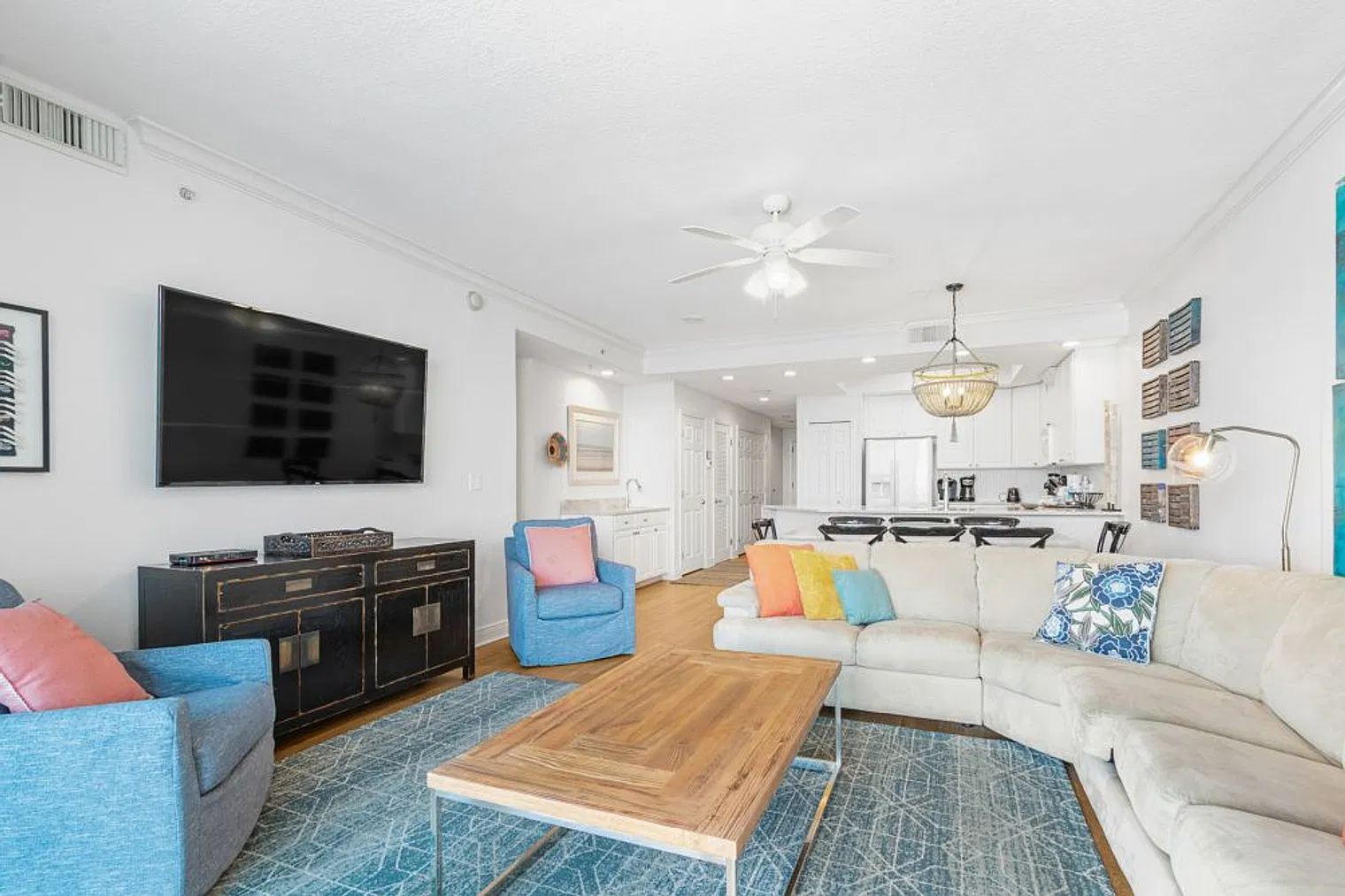 3 bed, 3.0 bath, 1001 sqft, $10,625 — Photo 4