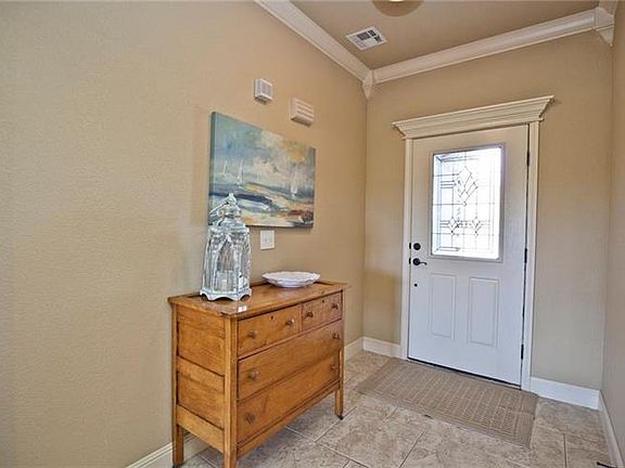 3rd image of 2101 Farringdon Ave