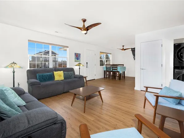 1047 N Main St, Bentonville, AR 72712