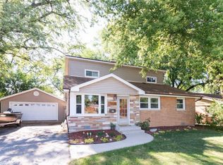 10922 S Neenah Ave, Worth, IL 60482