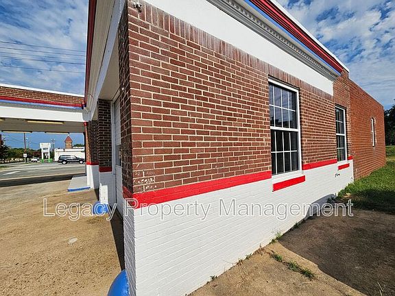2nd image of 129 W Harden St