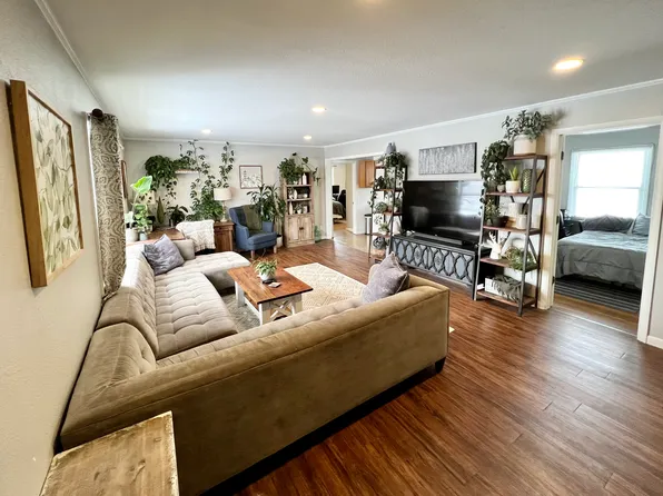 309 W 6th St, Maryville, MO 64468