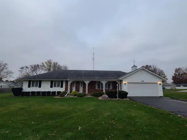 798 Prairie View Rd, Knoxville, IL 61448