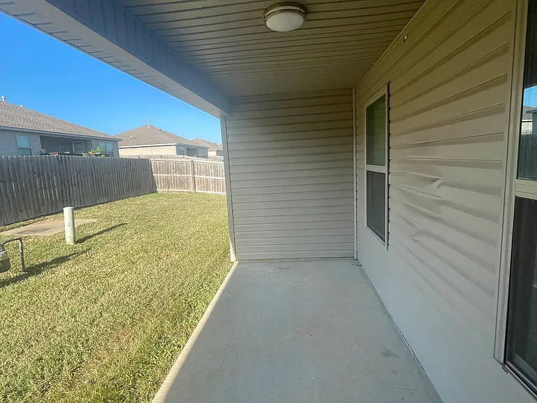 3138 Cherry Knoll Cir — Photo 10
