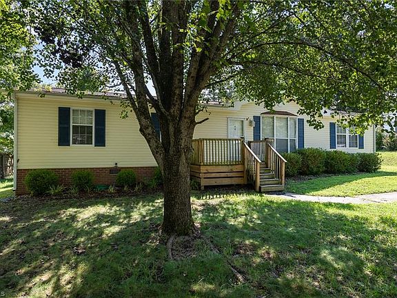 4th image of 5509 Bridgeway Dr
