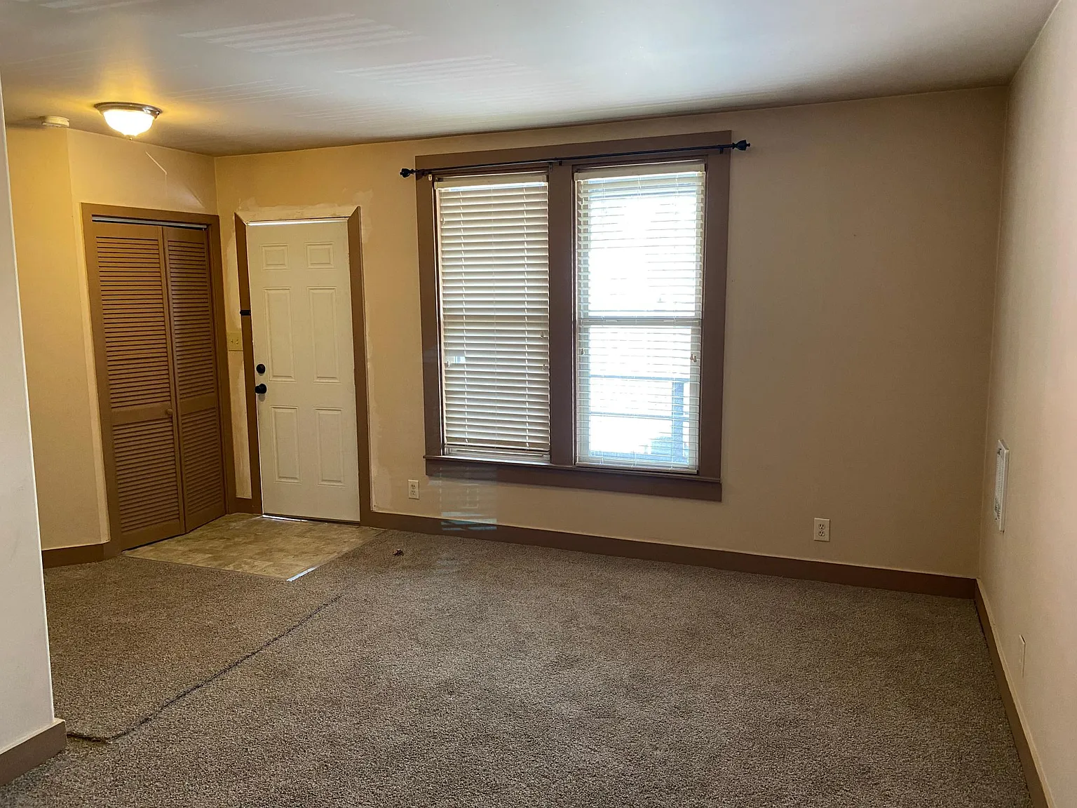 1 bed, $1,000 — Photo 2