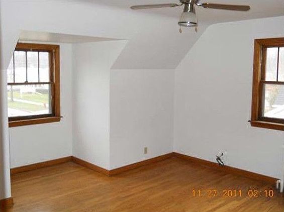 2nd image of 1038 Weiss St