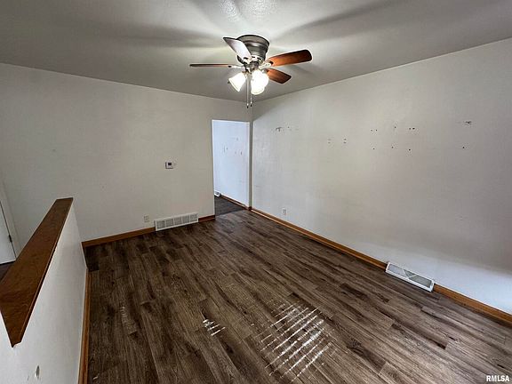 2nd image of 2601 Magnolia Dr