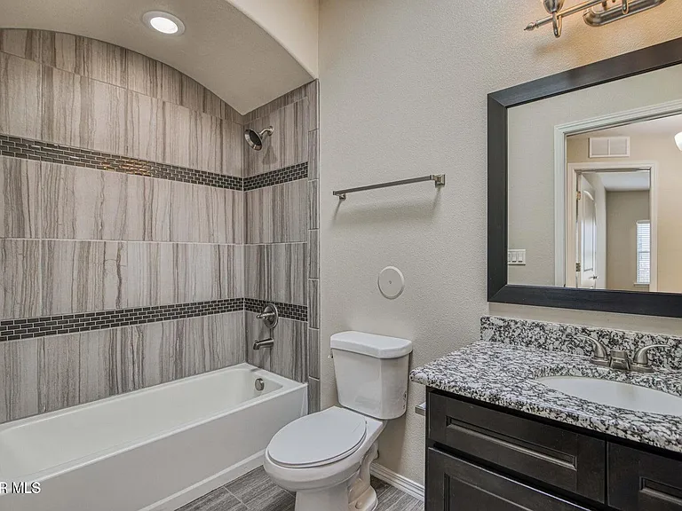 2148 William Caples St — Photo 9