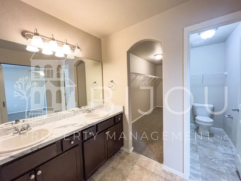 7661 Silver Larch Point — Photo 16