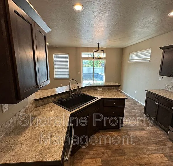 511 Diamond Lake St — Photo 62