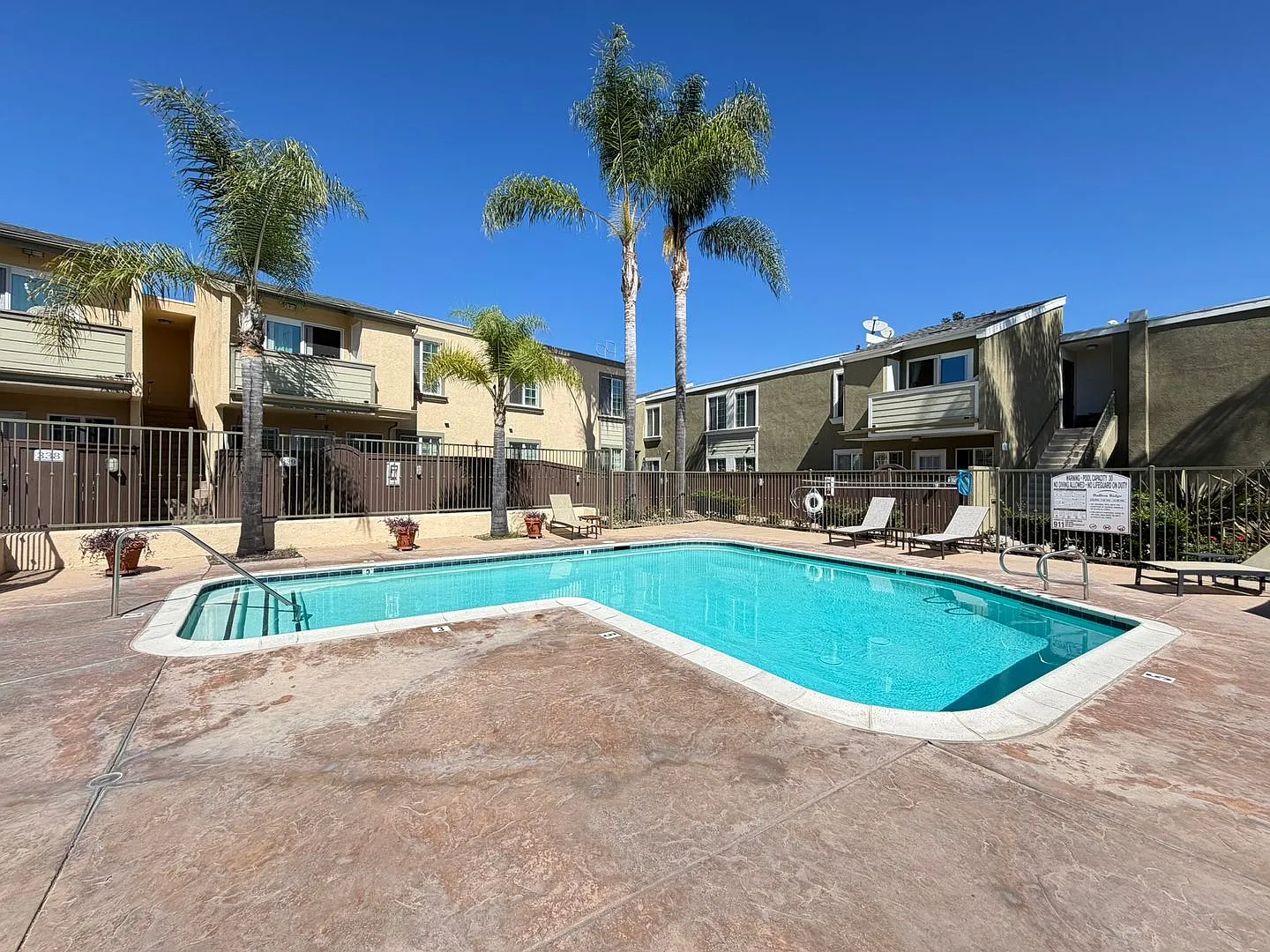 Stylish Clairemont Condo with Resort-Style Amenities — Photo 1