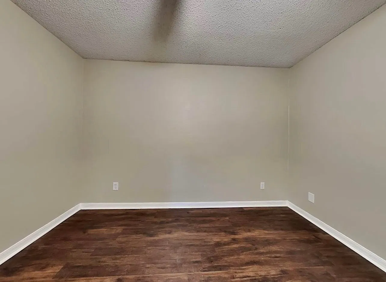 3 bed, 1870 sqft, $1,750 — Photo 2