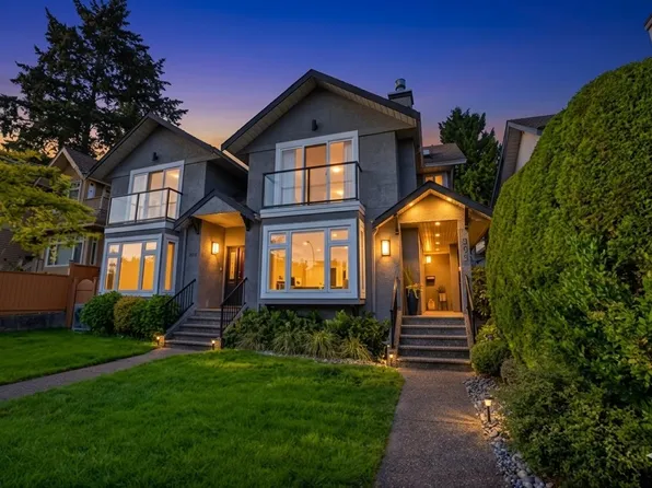 308 E 6th St, North Vancouver, BC V7L 1P6