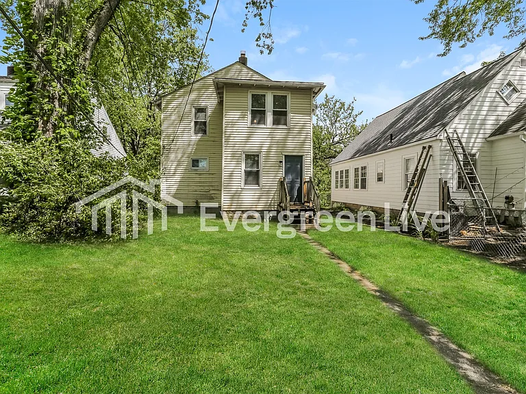 731 Malvern Ave — Photo 15