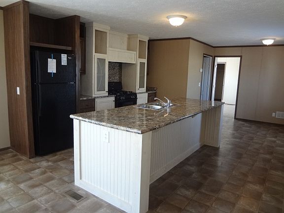 4th image of 121 Meadow Ln