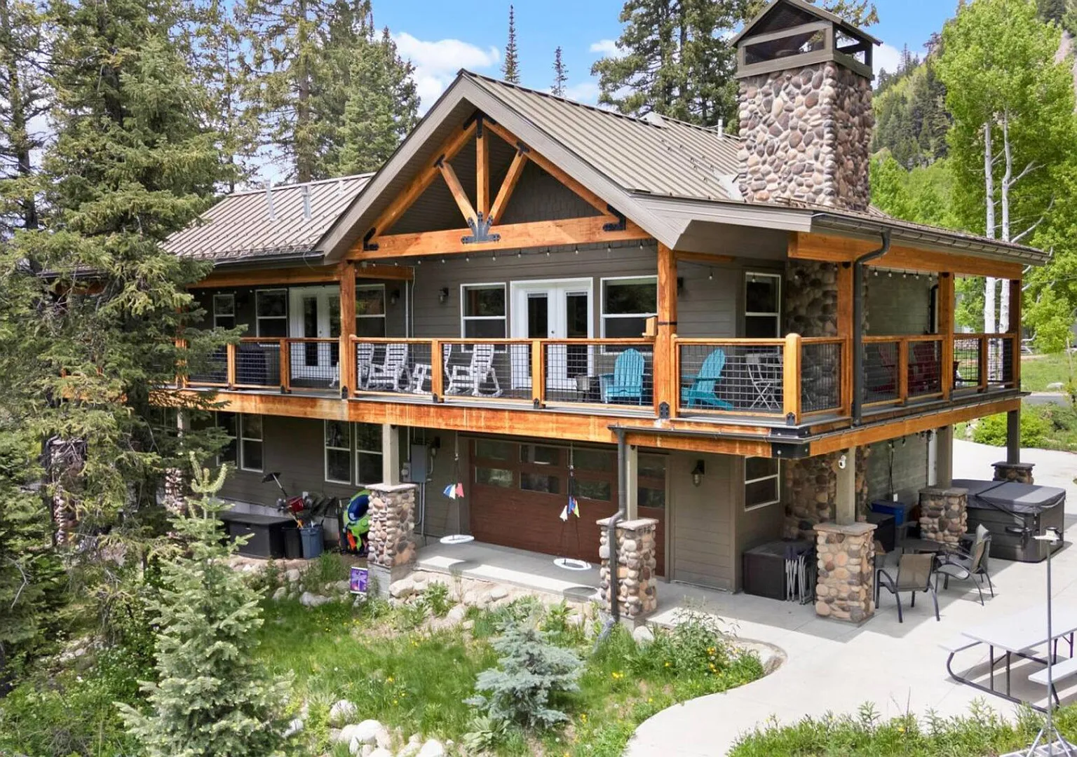 Silver Fork Chalet — Photo 1